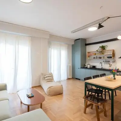3BR Petralona Escape