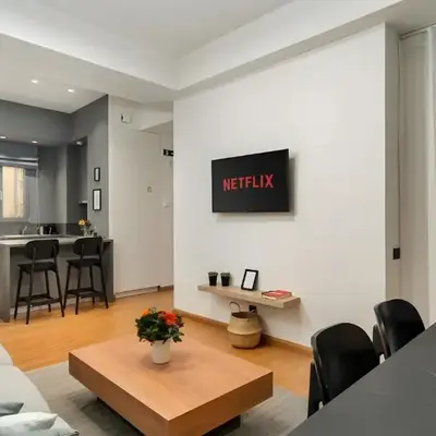 Ray the Second - 1BR