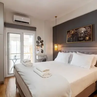 Luxury Boutique Suite w Balcony 5 min Metro