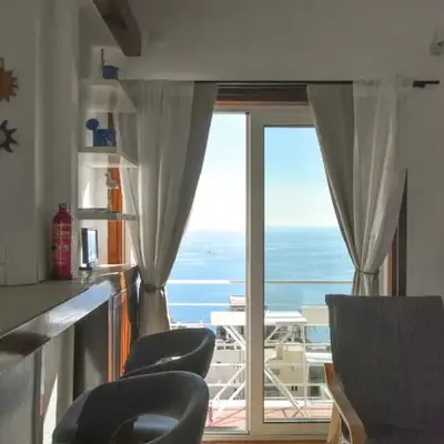 Modern Apartment with Stunning Piraeus Views