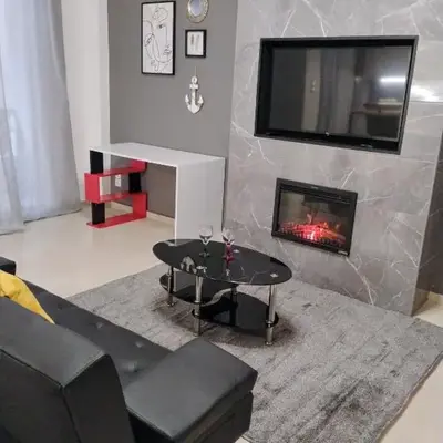 Elegant Minimalistic Downtown Apartment!