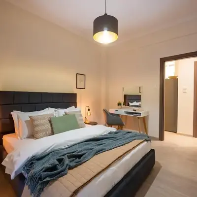 Central 2 Bdrm Aprt In Koukaki!