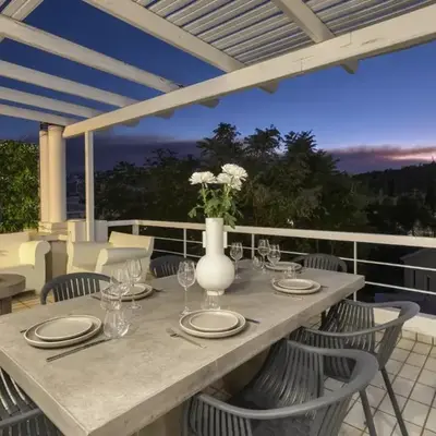 Spacious 3bdr Apartment with Monumental View