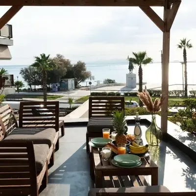 Zeus2 Beach Front Apartment