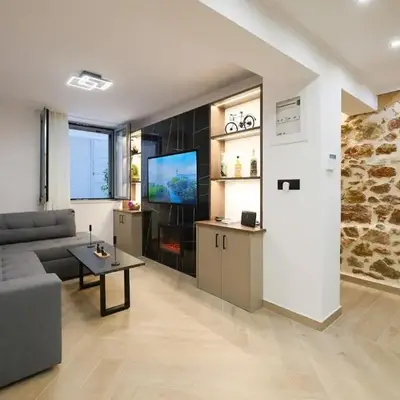 Panos City Apartment - Private parking for motorcycles
