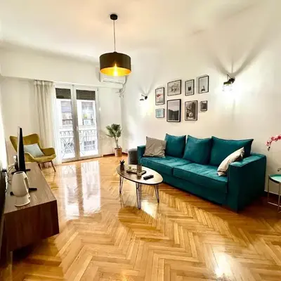 3BD next to National Archaeological Museum