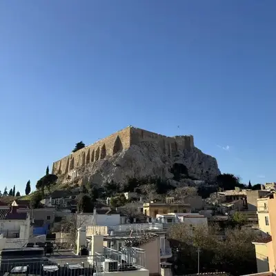 Cozy Apartment with Acropolis View Rooftop Access