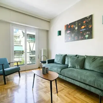Spacious 3 Bedroom Flat at Metro