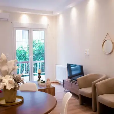 Cozy apt near the Acropolis
