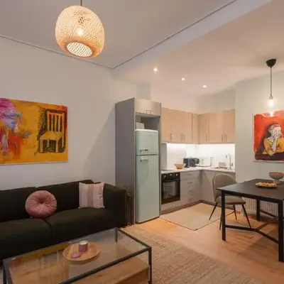 Prime location 1BR Hill Aprtm