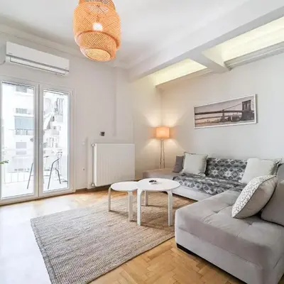 Modern&Quiet 2BD apt on a pedestrian