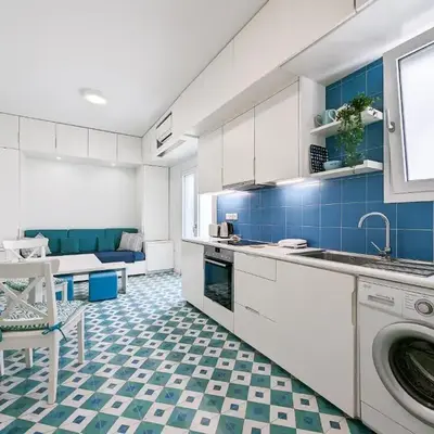Greek island styled 1BD apt 500m from the sea