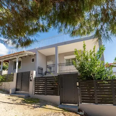Chris Guesthouses