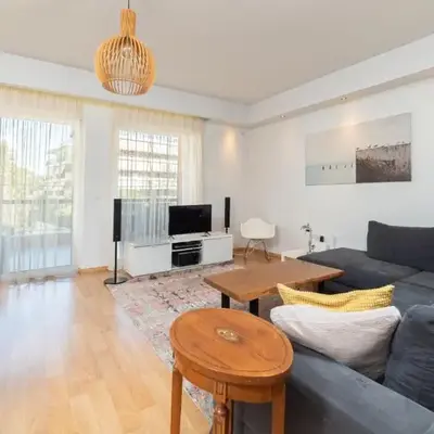 Spacious Apartment Downtown Glyfada