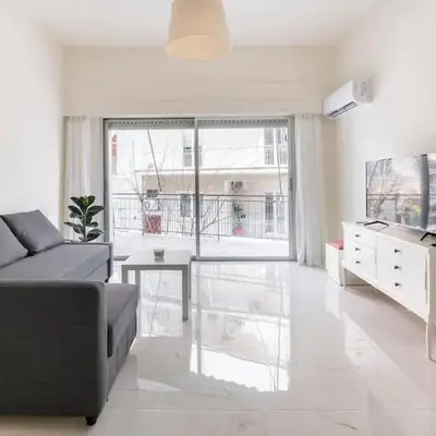 Bee Home - Apartment in Kypseli Central Athens