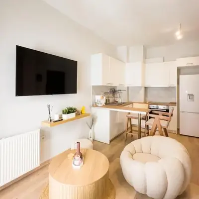 City Wanderer Modern Loft