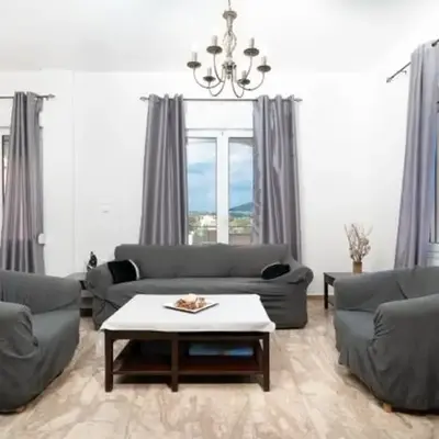 Spacious house with seaview