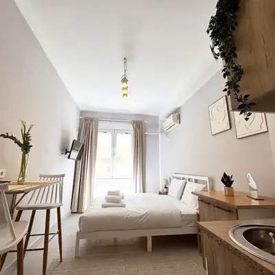 Heart of Syntagma Rooms -2min from the square center-