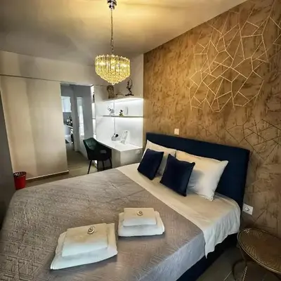 Modern Athens Escape - Queen Bed & Metro Access