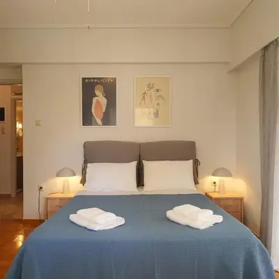 Family Flat for 4 next to the Flisvos Marina by Filos Inc