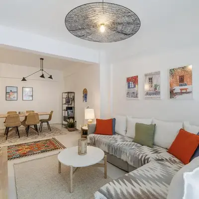 Cozy 3 bdr Apartment next to Acropolis