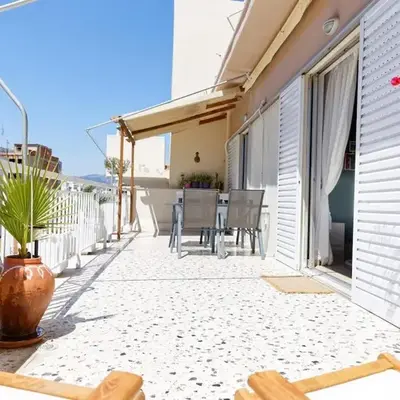 Sunny Penthouse For balcony lovers