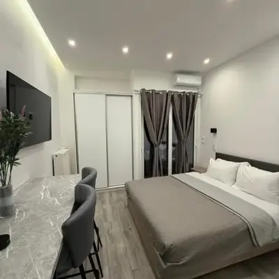 Pagrati Luxury Gray Studio-Chremonidou street