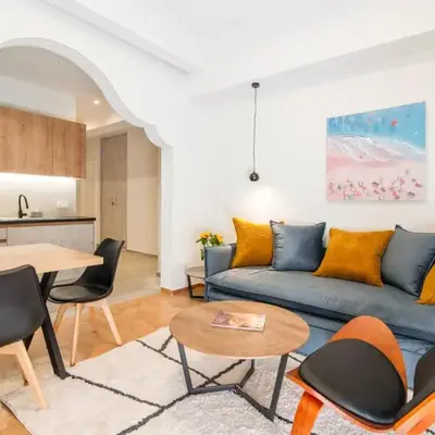 A42 Renovated in 25 8 minutes to Acropolis Museum Heart of Koukaki