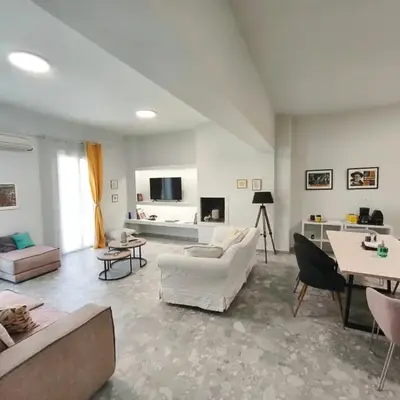 Apartment in Athens Victoria sguare