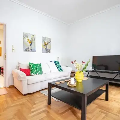 Spacious 3-Bedroom Apartment in Neos Kosmos by ΜΡS