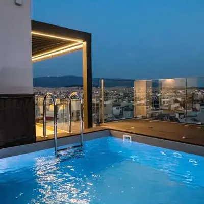 Nikki's Skylight Suite