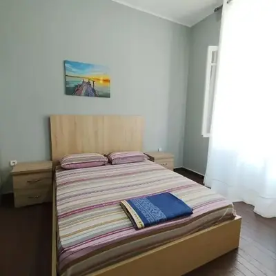 Apartment Atiki metro shared bathroom and kitchen