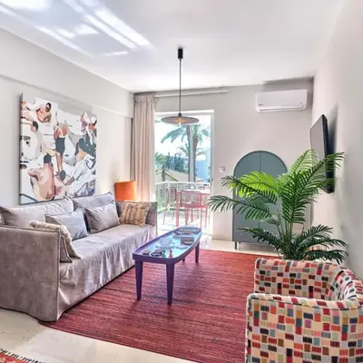 12LVE Vouliagmeni Apartment
