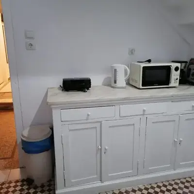 Apartment Atiki metro shared bathroom and kitchen