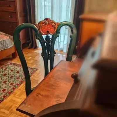 Retro private room in common apartment