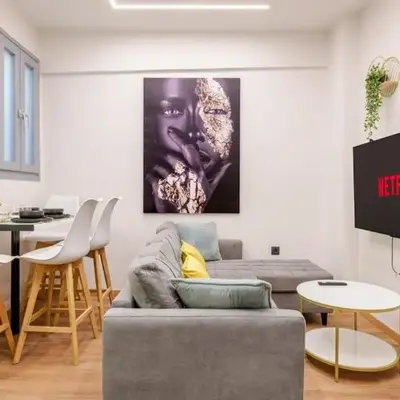 The Athens Getaway Apartment GF