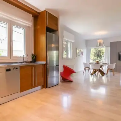 Cozy & Renovated