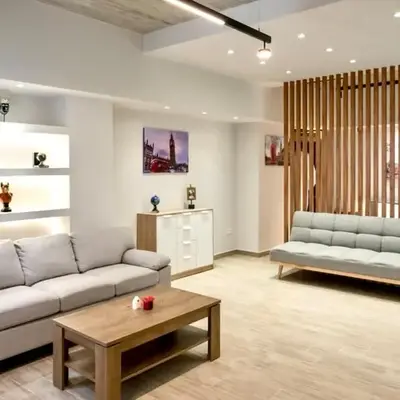 Big London Apartment in Piraeus