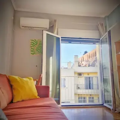 Cosy Plaka flat with view of Acropolis Parthenon