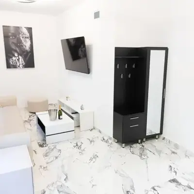 Apartment with jacuzzi and sauna