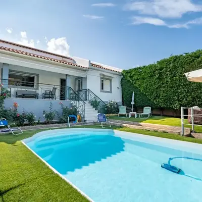 4 Bedroom Villa with private pool in Lagonisi