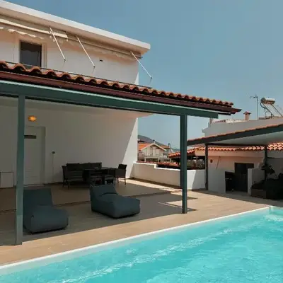 Seaview Complex with Pool