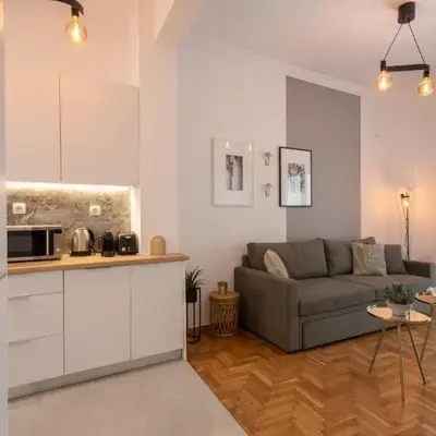 Fresh 2 bdrm Apt in Koukaki