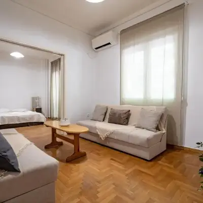 Phoebe 3BR apartment in Neos Kosmos by ΜΡS