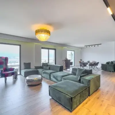 Phaedrus Living Apollo Skyview Penthouse