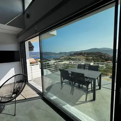 The Artist House - Best Sea View in Porto Rafti