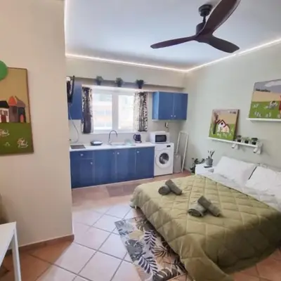 Pavlina Artistic Βeauty 33sqm metro 7'