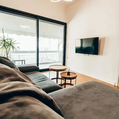 4 guests apartment near Glyfada center