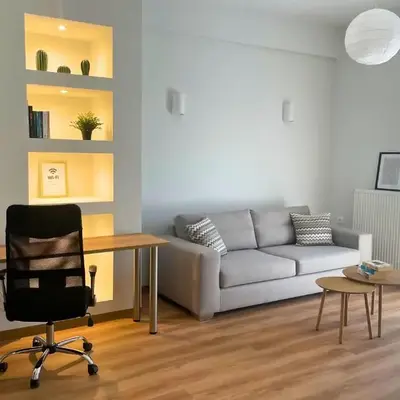 Quiet Central 2-bedroom Flat 4' to Metro & Shops
