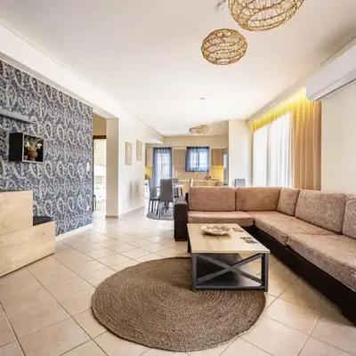 Komis House - Cozy Stay near Metro